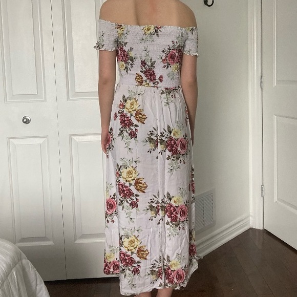 Off the Shoulder Floral Dress - Picture 3 of 4